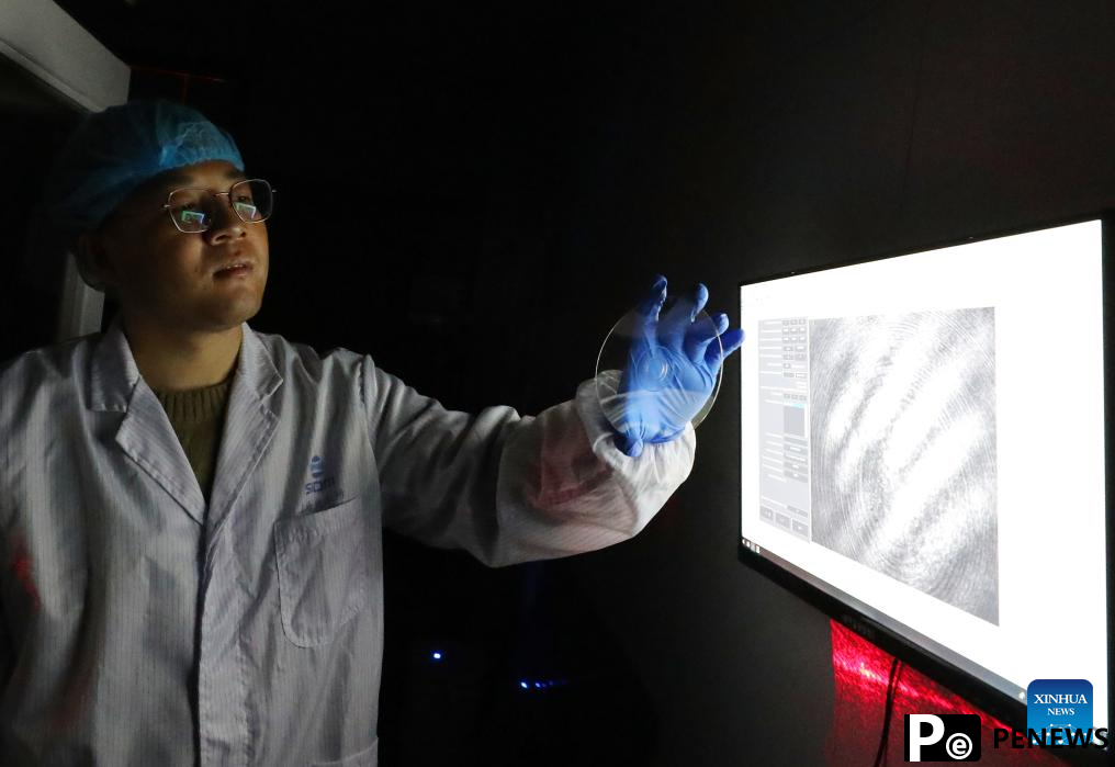 Researchers develop optical disk memory with petabit capacity in China