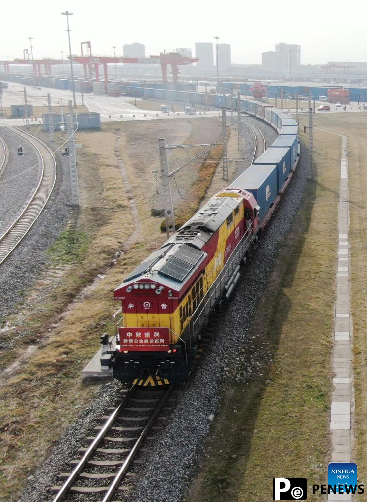 Over 700 trains handled under China-Europe freight train (Xi