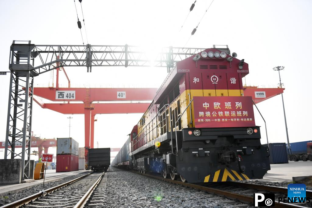 Over 700 trains handled under China-Europe freight train (Xi