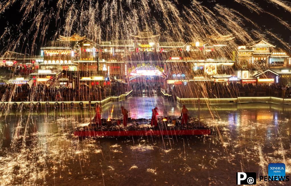 Lighting and appreciating lanterns a time-honored tradition in China during Spring Festival