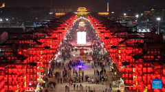 Chinese people embrace tourism to celebrate Lunar New Year