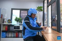 Temporary resting space for deliverymen put into use in Hangzhou, E China