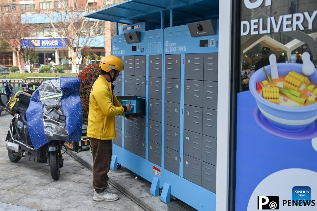 Temporary resting space for deliverymen put into use in Hangzhou, E China