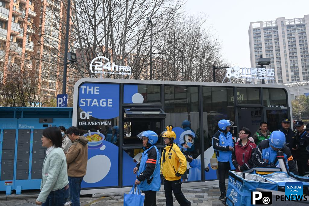 Temporary resting space for deliverymen put into use in Hangzhou, E China