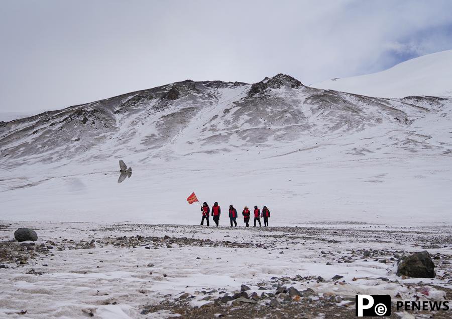 Tibetan herders -- guardians of source of China