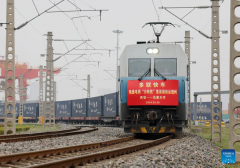 Freight train service for e-commerce goods between Xi'an and Urumqi starts official operation