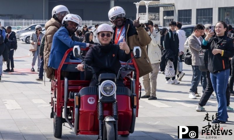 Foreign journalists experience China