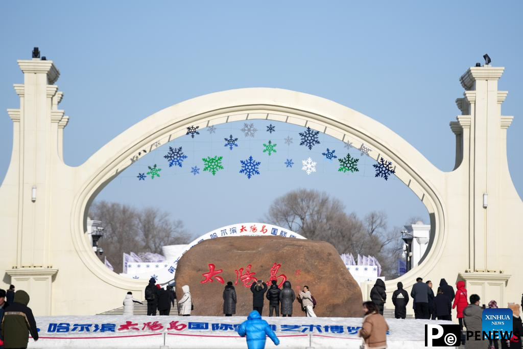 Snow Sculpture Art Expo park closed with rising of temperature