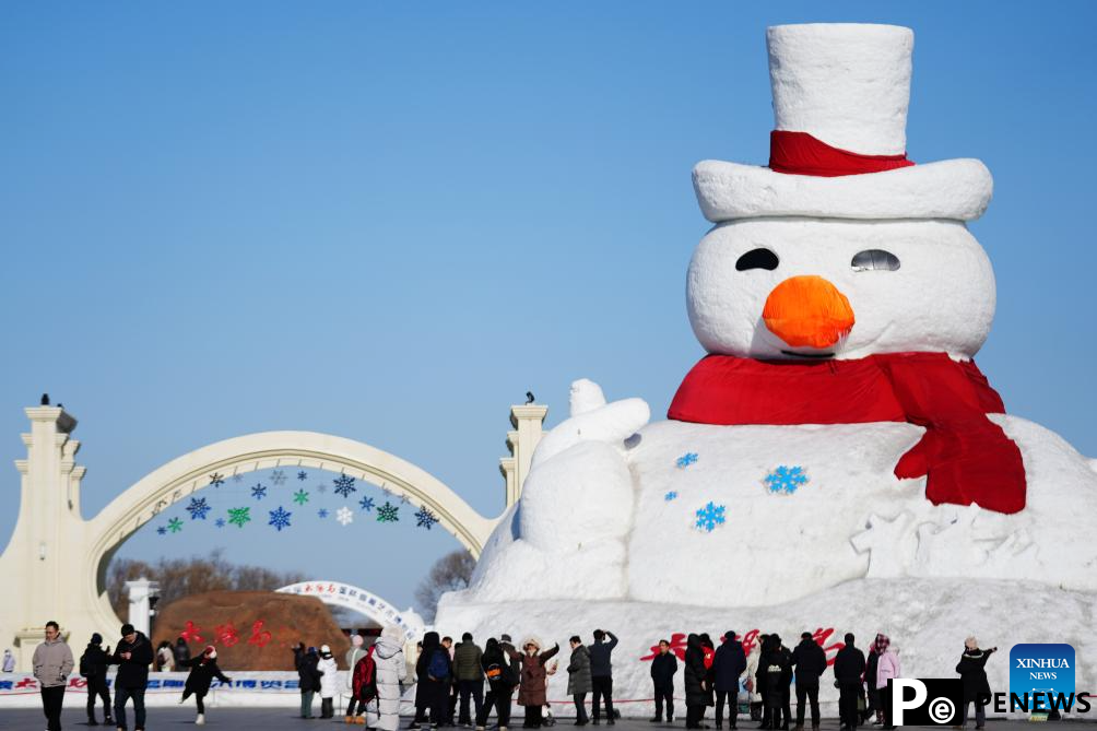 Snow Sculpture Art Expo park closed with rising of temperature