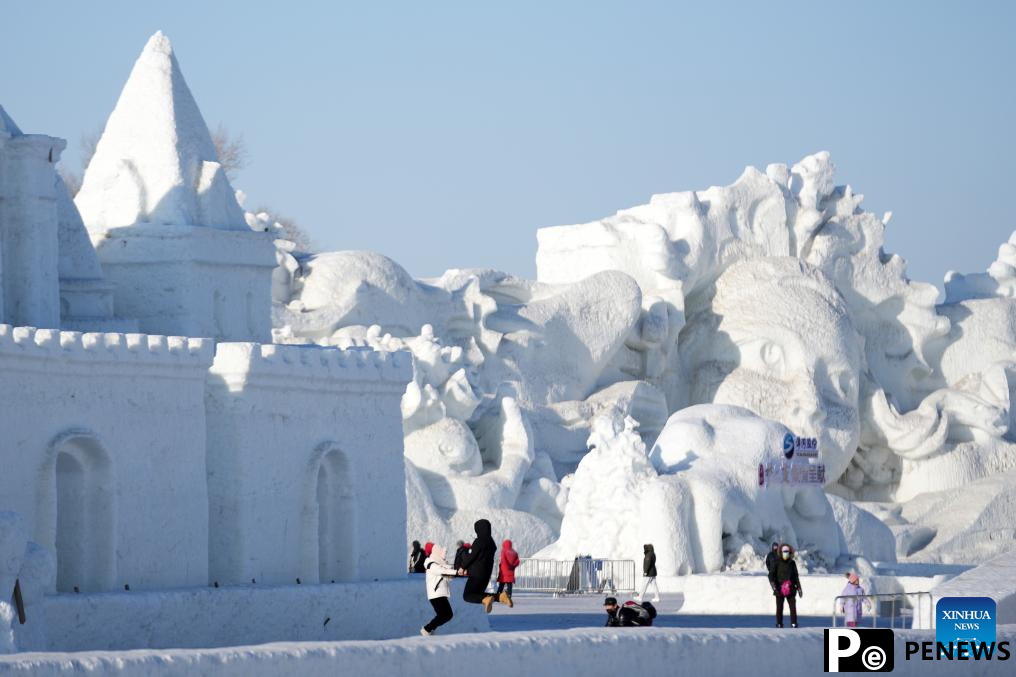 Snow Sculpture Art Expo park closed with rising of temperature