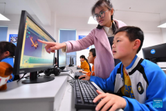 Students enjoy science classes at primary school in China's Xiangtan