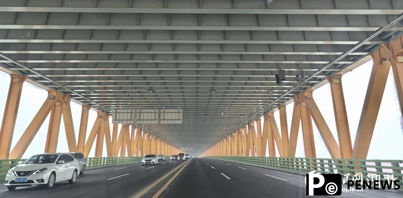 Discover beauty of Wuhan through bridges