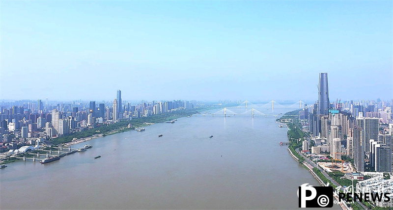 Discover beauty of Wuhan through bridges