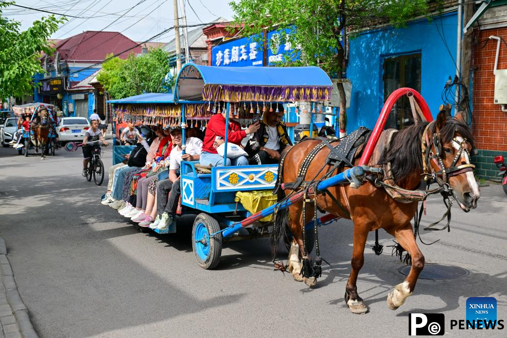 Xinjiang attracts tourists during summer