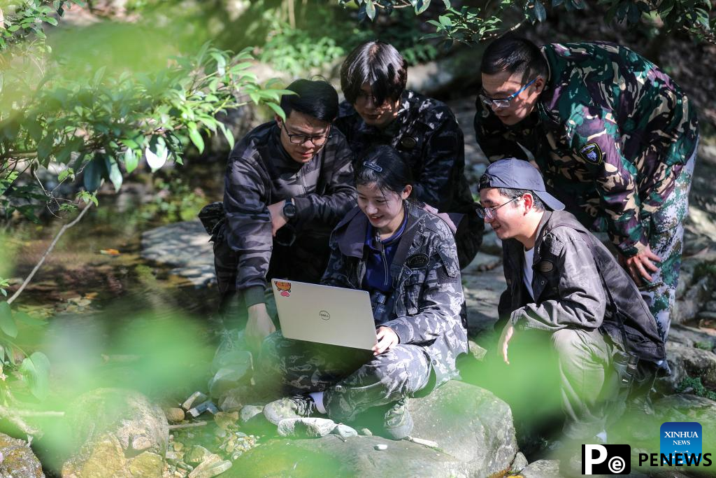 Primate research team of Anhui University protects unique species in Huangshan