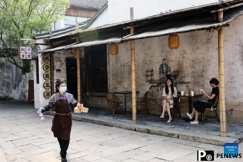In pics: Puyuan Fashion Resort in Jiaxing, E China