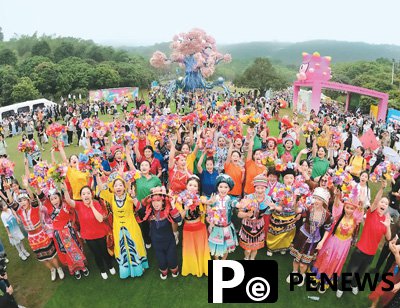 Colorful folk activities energize tourism across China