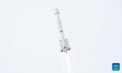 MIIT grants Tsinghua University licenses to conduct technical verification of medium-orbit wideband communication satellite synchronization