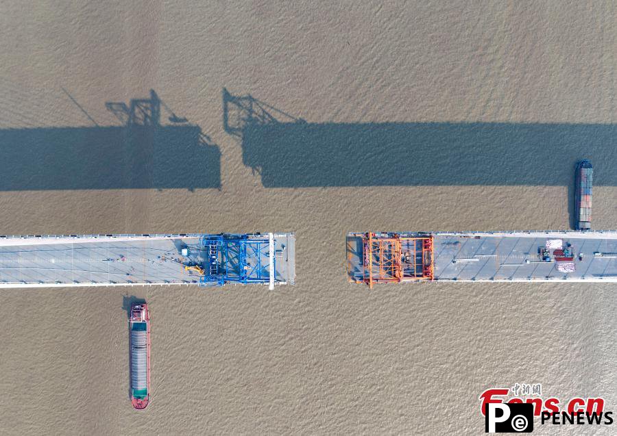 Construction of Changtai Yangtze River Bridge in progress