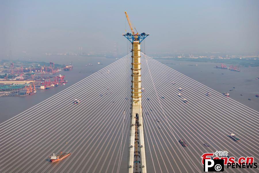 Construction of Changtai Yangtze River Bridge in progress