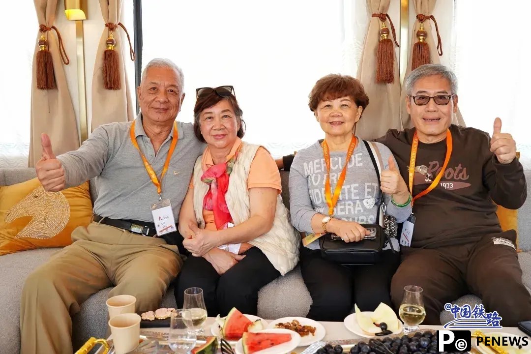 Tourist-dedicated train offers luxury travel around Taklimakan Desert in NW China
