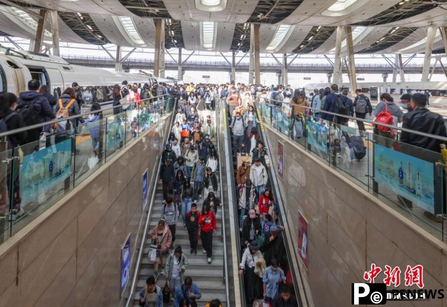 Tourism thrives during China