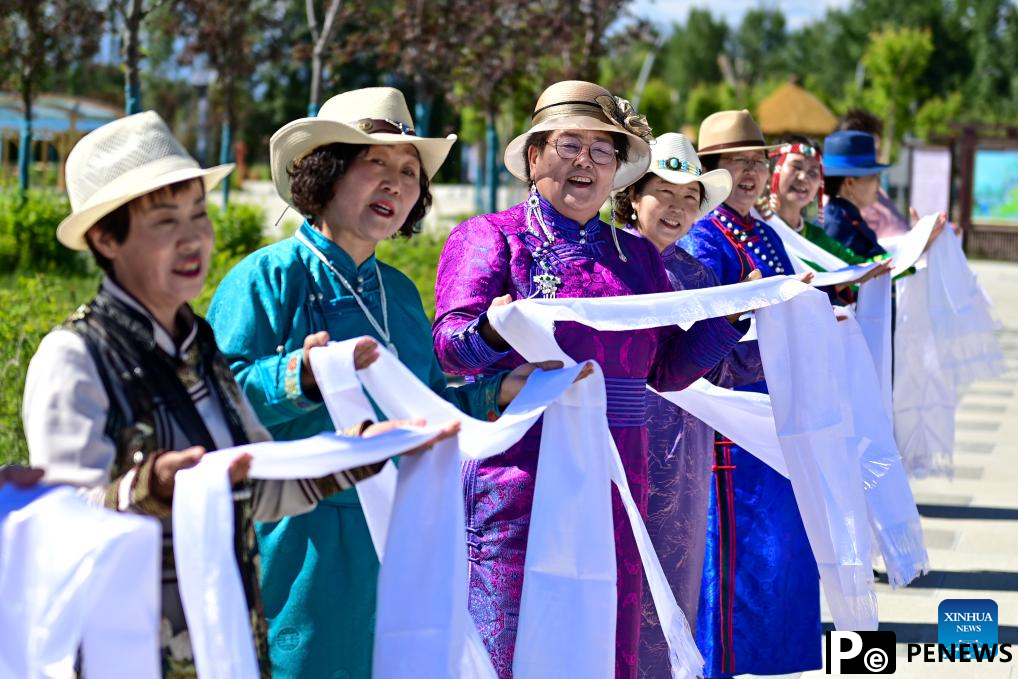 Xinjiang enters peak tourism season with various rural tour routes, cultural events