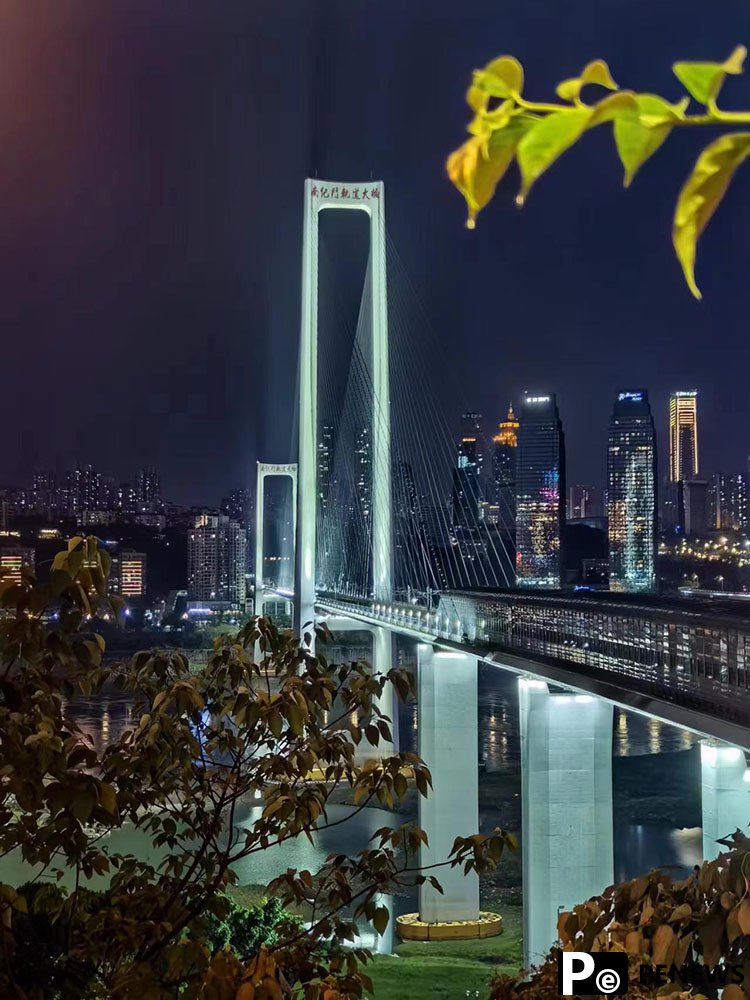 Splendid views of Chongqing, one of the 10 most popular Chinese destinations of foreign tourists