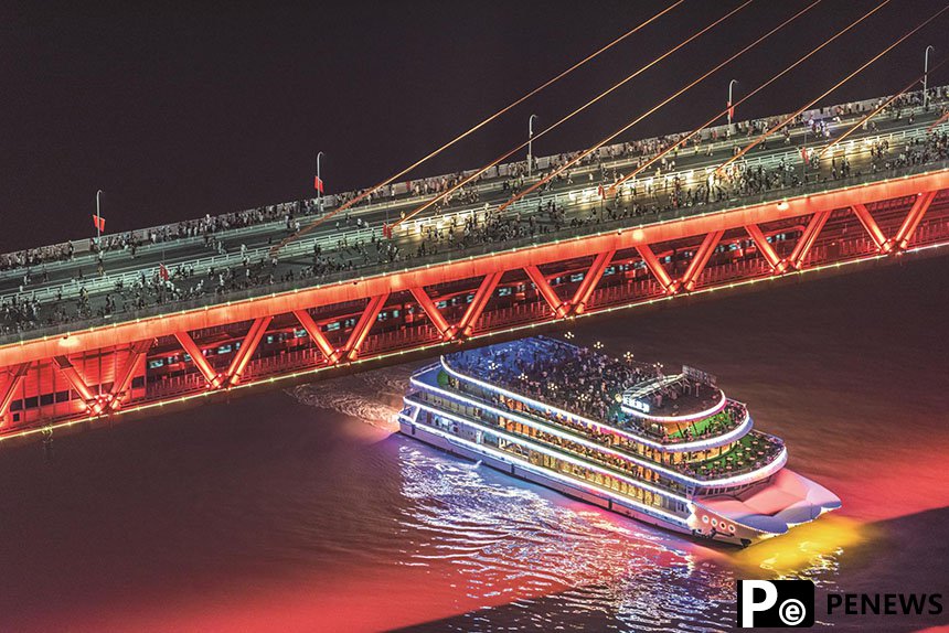 Splendid views of Chongqing, one of the 10 most popular Chinese destinations of foreign tourists