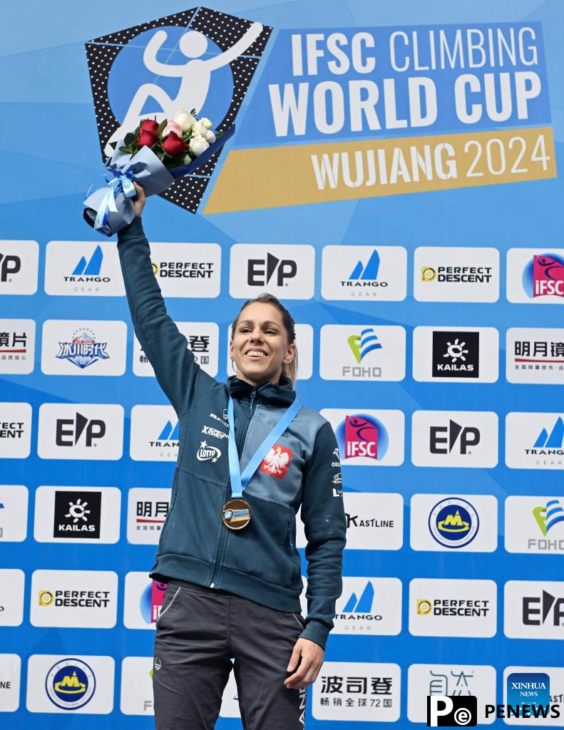 Speed climbing gold, Asian record for China