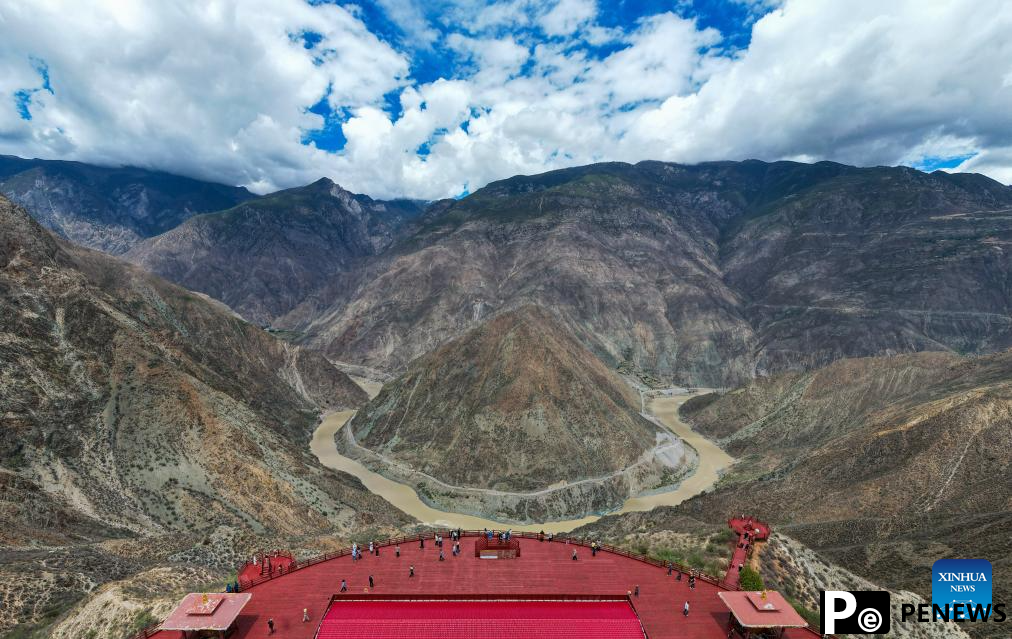 View of bend of Jinsha River in SW China