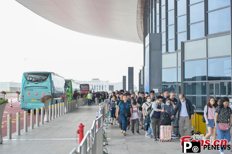 Hong Kong-Zhuhai-Macao Bridge receives over 10 mln passenger trips
