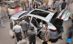 China moving ahead with procedure to raise temporary tariff rate on imported cars with large engines: report
