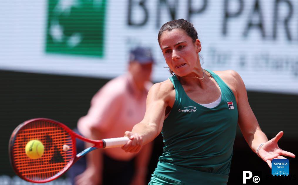 Sabalenka, Rybakina breeze into quarterfinals at French Open