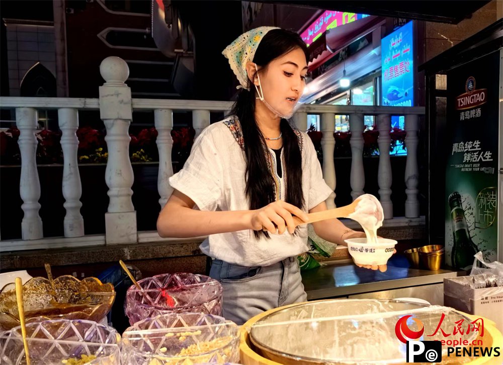 A glimpse of vibrant nightlife at international grand bazaar in NW China