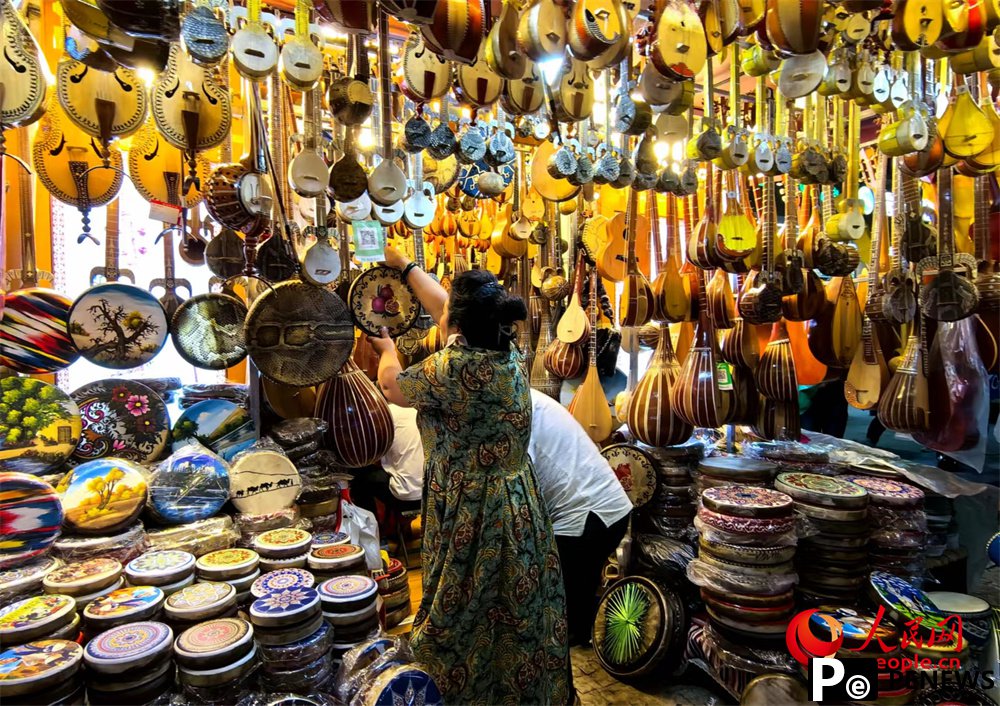 A glimpse of vibrant nightlife at international grand bazaar in NW China