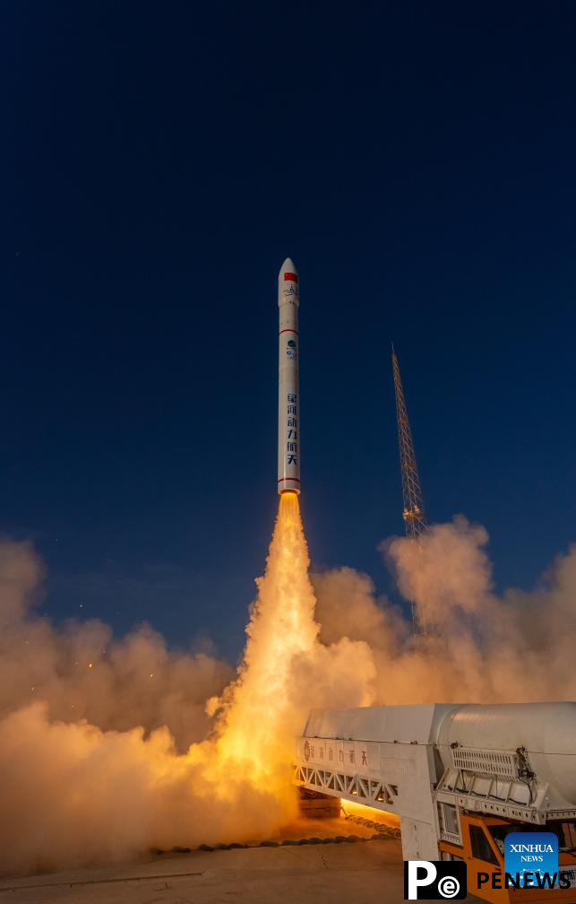 Chinese rocket launches 5 satellites into space