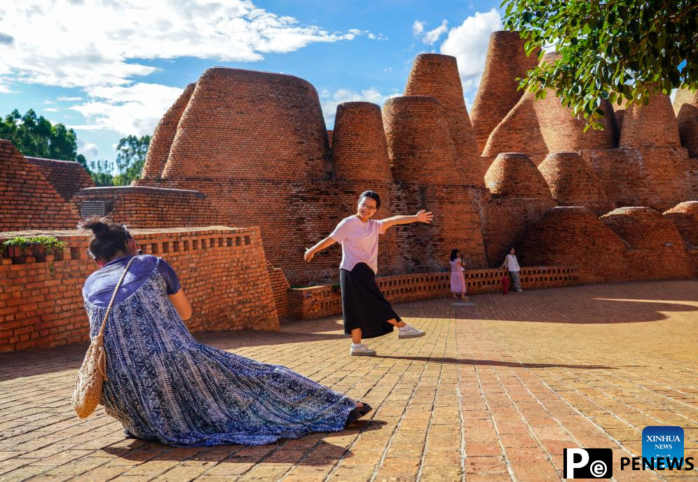 Tourist attraction themed on culture, art gains popularity in SW China