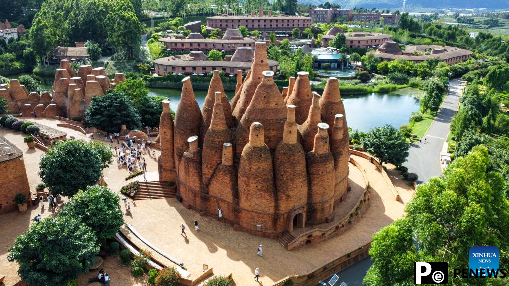 Tourist attraction themed on culture, art gains popularity in SW China
