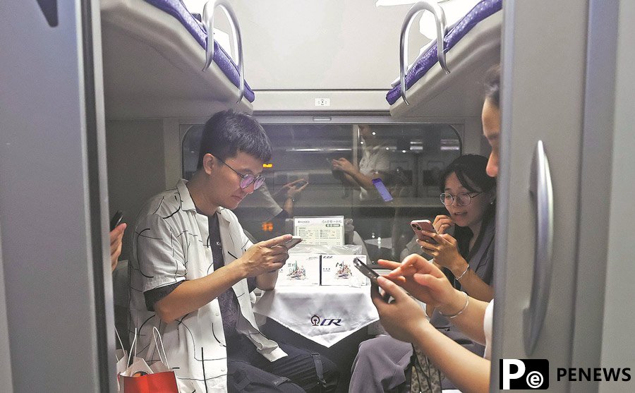 HK high-speed sleeper service praised on debut