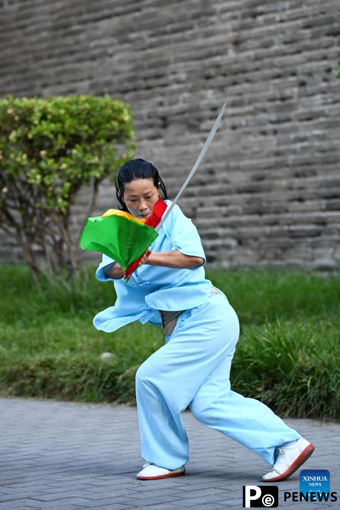 Sports life around the acient city wall in Xi