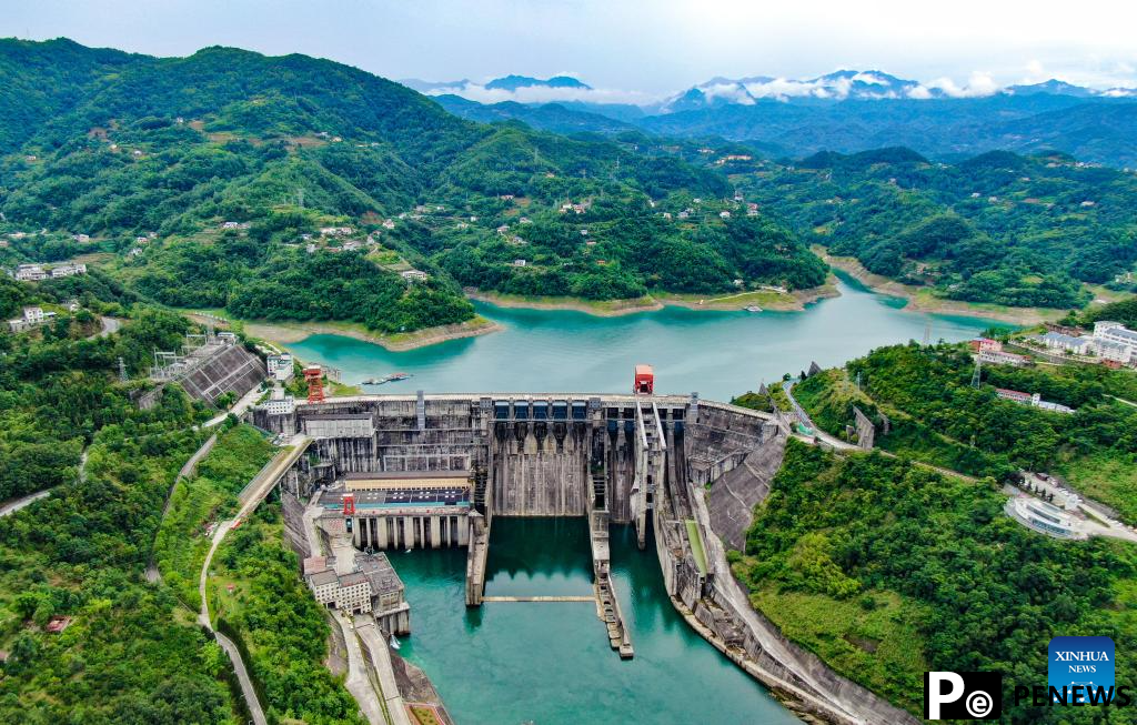 Scenery of Yinghu Lake scenic spot in Ankang, NW China