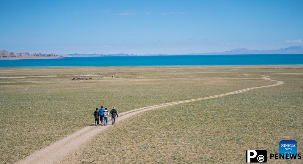 Scenery of Serling Tso Lake in SW China