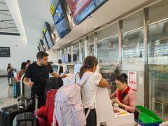 Foreign tourists drawn to SW metropolis by visa-free policies, enhanced convenience