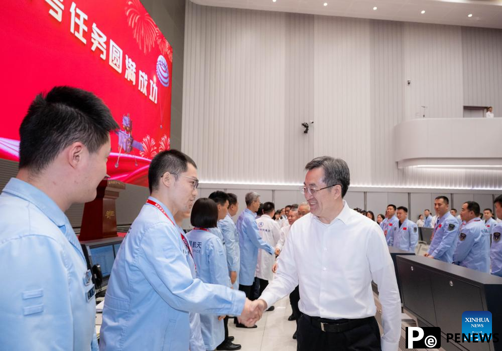 Xi extends congratulations on complete success of Chang