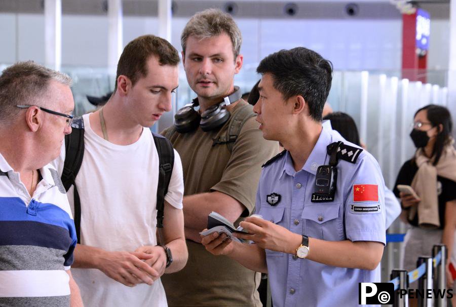 China sees surge of foreign travelers following transit visa-free policies