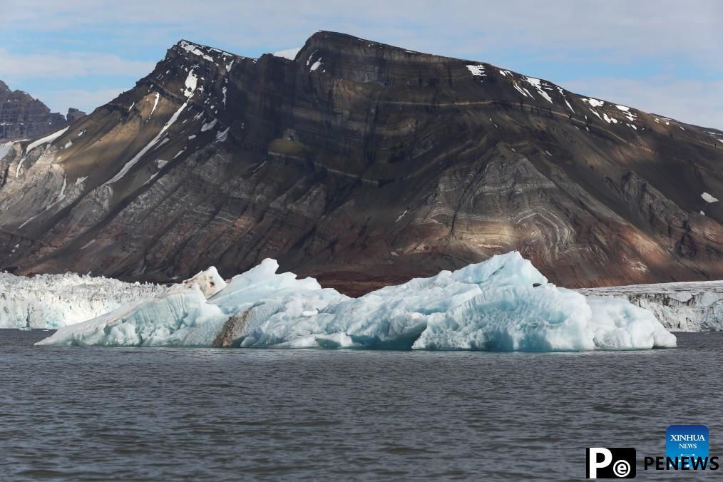 Scientists of Chinese Arctic expedition team conduct research in Norway