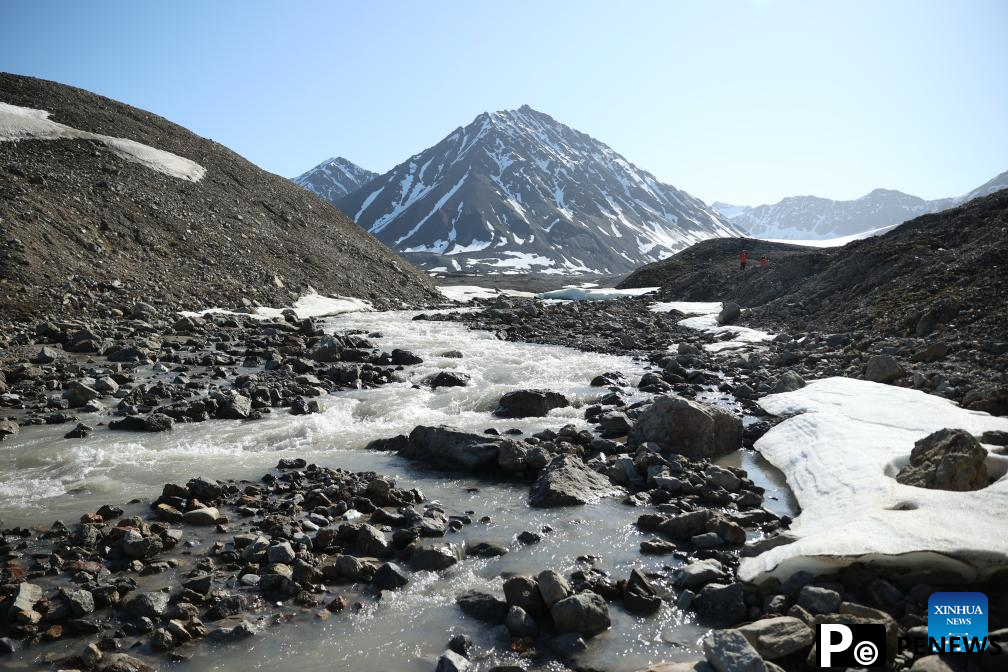 Scientists of Chinese Arctic expedition team conduct research in Norway