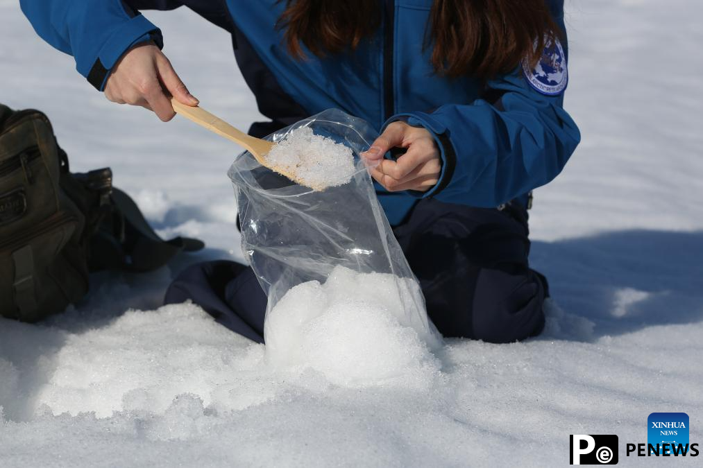 Scientists of Chinese Arctic expedition team conduct research in Norway