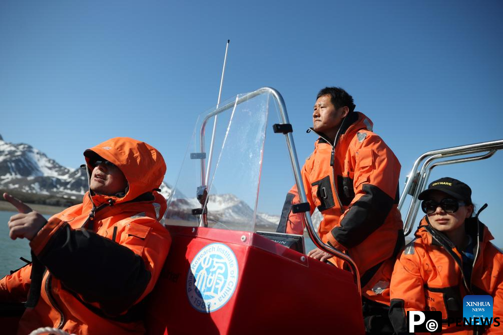 Scientists of Chinese Arctic expedition team conduct research in Norway